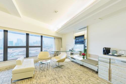 Facilities, Regal Oriental Hotel near Chi Lin Nunnery Facilities, Regal Oriental Hotel near Chi Lin Nunnery