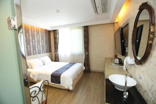 This photo about Incheon Prince Hotel shared on HyHotel.com