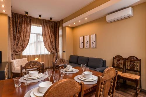 Sofia Dream Apartments - Jazzy Two Bedroom Suite by Flat Mаnager