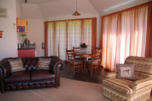 Silverstream Alpaca Farmstay & Tour in Ohoka Silverstream Alpaca Farmstay & Tour in Ohoka