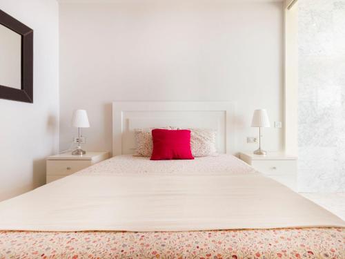 This photo about Apartment Edificioo Thalassa 1 shared on HyHotel.com