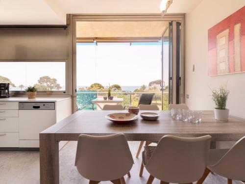 This photo about Apartment Edificioo Thalassa 1 shared on HyHotel.com