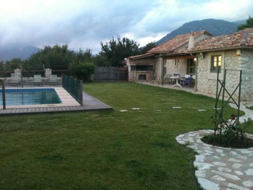 Kert, Elaion Guesthouse in Elliniko Arkadias Kert, Elaion Guesthouse in Elliniko Arkadias