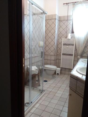 Bathroom, Home To Fly in Airport Bathroom, Home To Fly in Airport