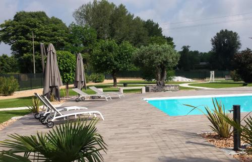 Swimming pool, Dimora La Risorgiva in Buttapietra Swimming pool, Dimora La Risorgiva in Buttapietra