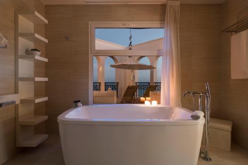 Banheiro, Royal Palm Resort & Spa - Adults Only in Fuerteventura Banheiro, Royal Palm Resort & Spa - Adults Only in Fuerteventura