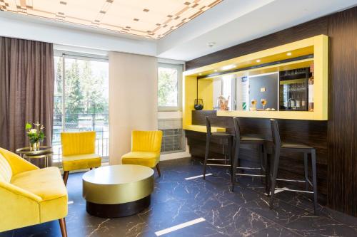 Lobby, Best Western Hotel Journel Antibes in Le Ponteil Lobby, Best Western Hotel Journel Antibes in Le Ponteil
