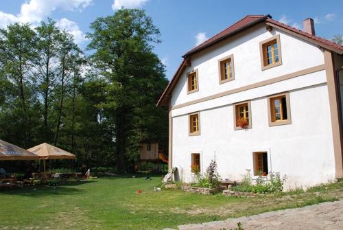 BioFarma Dolejsi Mlyn in هراديك Jindrichuv BioFarma Dolejsi Mlyn in هراديك Jindrichuv