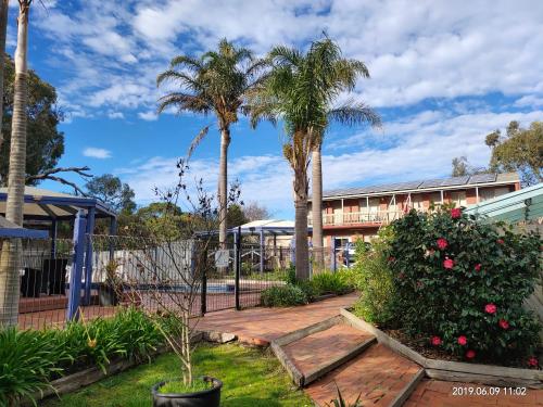 Coachman Motel and Holiday Units in Phillip Island Coachman Motel and Holiday Units in Phillip Island