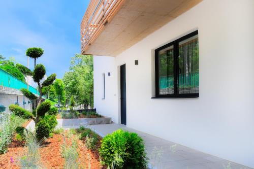 สวน, โอลิเวอร์ ลักซ์ (OliverLux Aparthotel) in ทิฮานี่ สวน, โอลิเวอร์ ลักซ์ (OliverLux Aparthotel) in ทิฮานี่