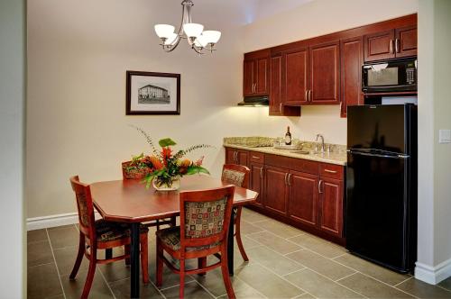Зручності, Chateau Nova Yellowhead in Edmonton (AB) Зручності, Chateau Nova Yellowhead in Edmonton (AB)