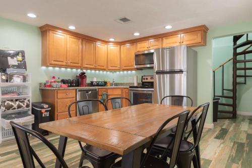 Hôtel 2 BEDROOM CLOSE TO BEACH/BOSTON/TD GARDEN/DOWNTOWN