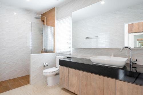 Luxury Pool Villa A18 / 3BR 6-8 persons in Huai Yai Luxury Pool Villa A18 / 3BR 6-8 persons in Huai Yai
