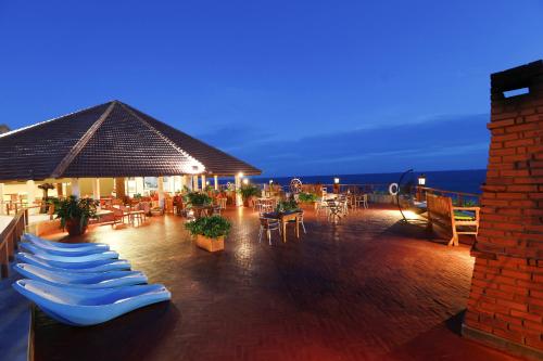Bar/ Salón, Dickwella Resort & Spa Hiriketiya in Tangalle Bar/ Salón, Dickwella Resort & Spa Hiriketiya in Tangalle