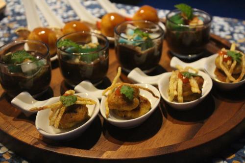 Food and beverages, ARTOTEL Gajahmada Semarang in Semarang Food and beverages, ARTOTEL Gajahmada Semarang in Semarang