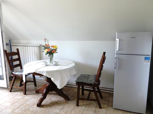 Kitchen, Quiet room in Budapest near airport with free parking in 19. Kispest Kitchen, Quiet room in Budapest near airport with free parking in 19. Kispest