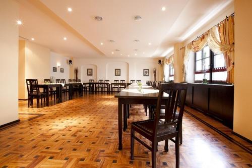 قاعة للمآدب, Hotel Weißes Roß in Elsterwerda قاعة للمآدب, Hotel Weißes Roß in Elsterwerda