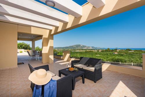 شرفة/ تراس, Villa Hill Families Only in Ploumari شرفة/ تراس, Villa Hill Families Only in Ploumari