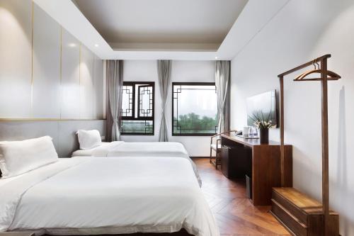 This photo about New Art Hotel shared on HyHotel.com