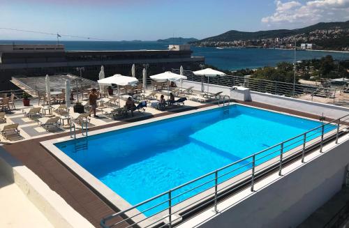 Úszómedence, Oceanis Hotel in Kavala Úszómedence, Oceanis Hotel in Kavala