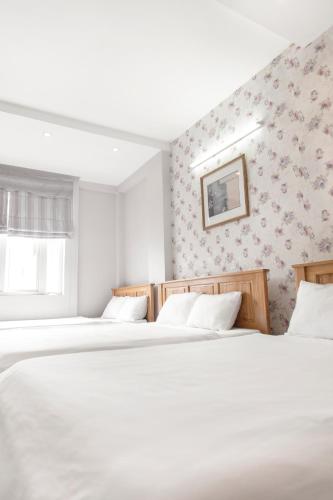 This photo about Waiting flight rooms shared on HyHotel.com