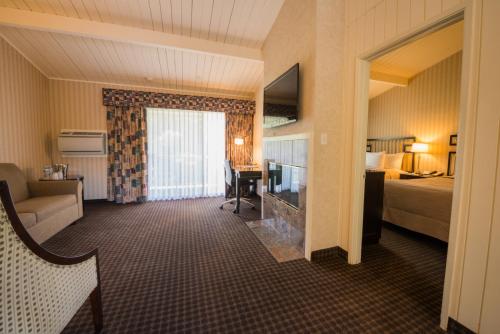 Los Gatos Lodge in Los Gatos (CA) Los Gatos Lodge in Los Gatos (CA)