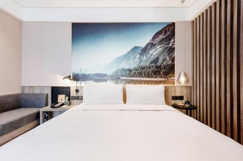 This photo about Atour Hotel (Tianshui Hige Speed Railway South Xihuang Avenue) shared on HyHotel.com