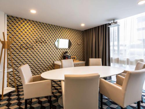 Facilities, Mercure Bordeaux Centre Hotel near Tower of Pey-Berland Facilities, Mercure Bordeaux Centre Hotel near Tower of Pey-Berland