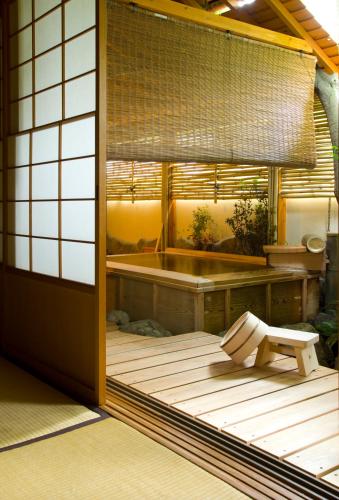 Hot spring bath, Yufuin Santoukan in Yufu Hot spring bath, Yufuin Santoukan in Yufu