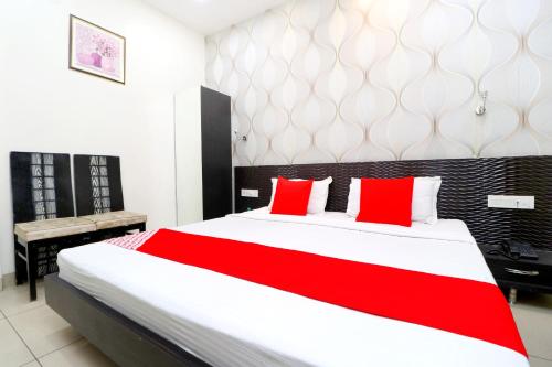 This photo about OYO 1075 Hotel City shared on HyHotel.com