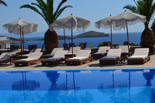 Faros Resort