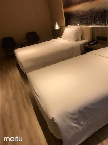 This photo about Atour Hotel (Shenzhen Nanshan Coastal City) shared on HyHotel.com