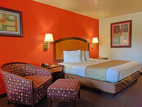 Travelodge by Wyndham Houston Hobby Airport in South Houston Travelodge by Wyndham Houston Hobby Airport in South Houston