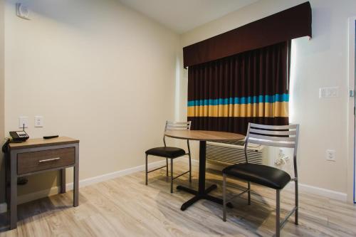 Scottish Inn & Suites - Atascocita in 아타스코시타 Scottish Inn & Suites - Atascocita in 아타스코시타