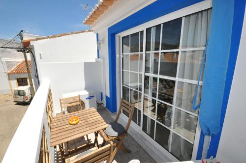 Erkély/terasz, Casa Azul in Barao de Sao Joao Erkély/terasz, Casa Azul in Barao de Sao Joao