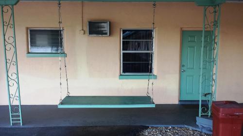 Entrance, Campbell Motel in Cocoa (FL) Entrance, Campbell Motel in Cocoa (FL)