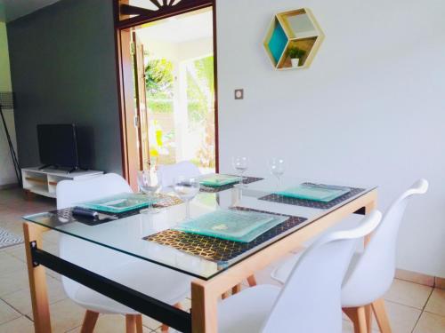 مركز الأعمال, Maison sur la côte - jusqu'à 4 personnes (Maison sur la cote - jusqu'a 4 personnes) in Remire-Montjoly مركز الأعمال, Maison sur la côte - jusqu'à 4 personnes (Maison sur la cote - jusqu'a 4 personnes) in Remire-Montjoly