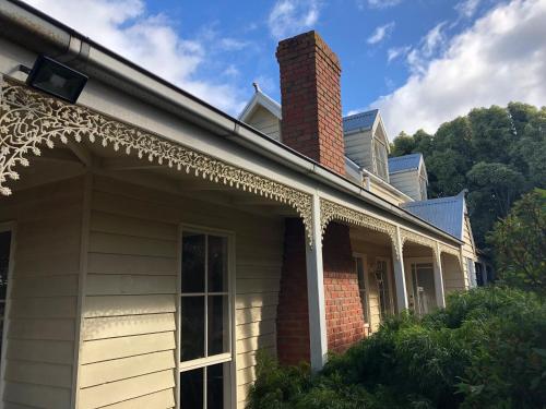 Utvendig, Macedon Ranges Hotel & Spa in Macedon Utvendig, Macedon Ranges Hotel & Spa in Macedon