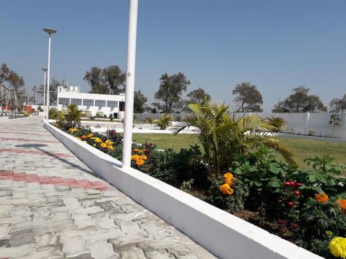 Shivansh Garden A unit of Dhungeshwari Parks and Resort Pvt Ltd
Shivansh Garden A unit of Dhungeshwari Parks and Resort Pvt Ltd