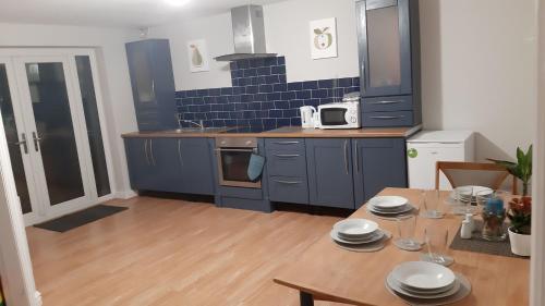 Sunny Lynn in Oldham Sunny Lynn in Oldham