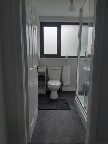 Baño, Sunny Lynn in Oldham Baño, Sunny Lynn in Oldham
