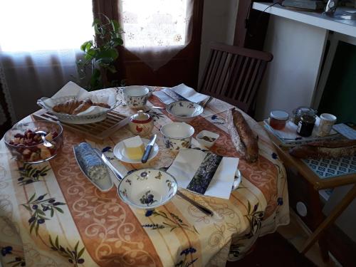 Ételek és italok, Sur les Bords de l'Indrois - Montrésor - Zoo Beauval (Sur les Bords de l'Indrois - Montresor - Zoo Beauval) in Montresor Ételek és italok, Sur les Bords de l'Indrois - Montrésor - Zoo Beauval (Sur les Bords de l'Indrois - Montresor - Zoo Beauval) in Montresor