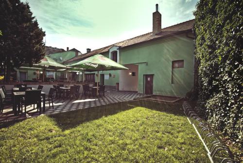 Kert, Restaurace a Penzion Praha in Dolni Dunajovice Kert, Restaurace a Penzion Praha in Dolni Dunajovice