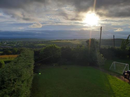 Buitenkant, Sunny Lynn in Oldham Buitenkant, Sunny Lynn in Oldham