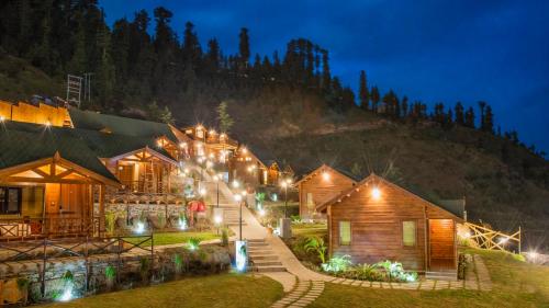 Surrounding environment, Woodays Resort in Kufri Surrounding environment, Woodays Resort in Kufri