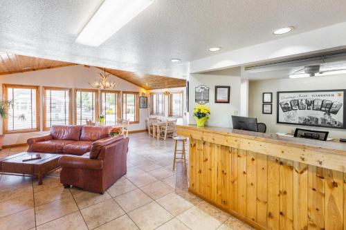Lobi, Super 8 By Wyndham Gardiner/Yellowstone Park Area in Gardiner (MT) Lobi, Super 8 By Wyndham Gardiner/Yellowstone Park Area in Gardiner (MT)