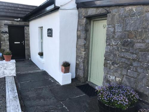 The Old Cottage in Knocknaranhy The Old Cottage in Knocknaranhy