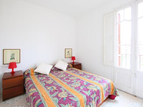 This photo about Apartment Eixample Esquerre EntenA§a-Av Roma 01 shared on HyHotel.com