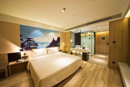This photo about Atour Hotel Phoenix Avenue Shangrao shared on HyHotel.com