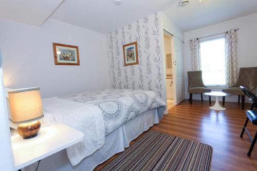 This photo about Cedar Drive B&B Gite shared on HyHotel.com